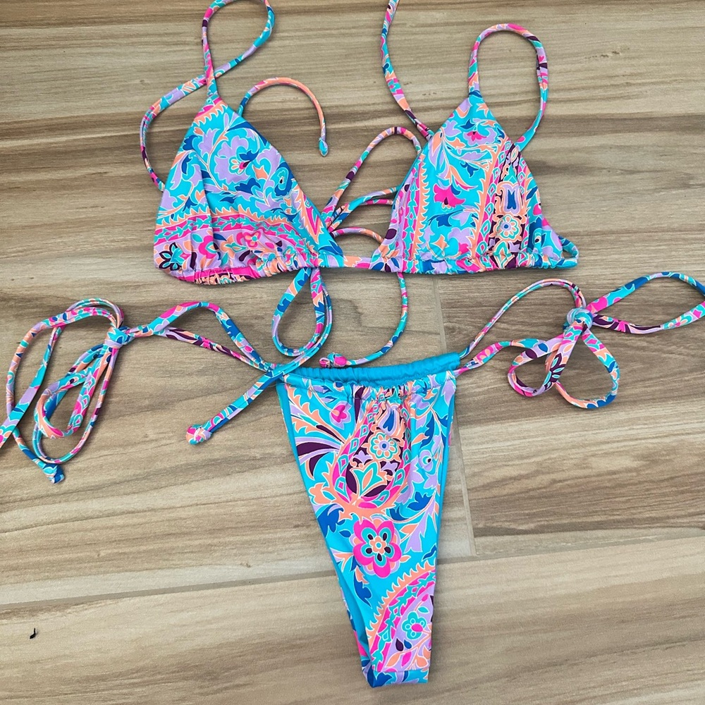 Frankie’s Bikinis